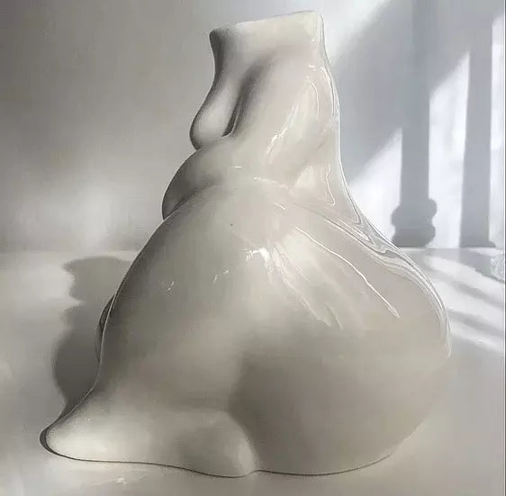 Curvy Body Vase (White)