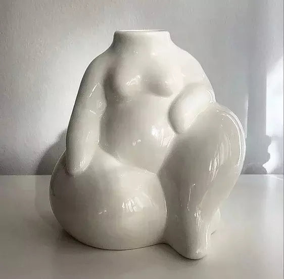 Curvy Body Vase (White)